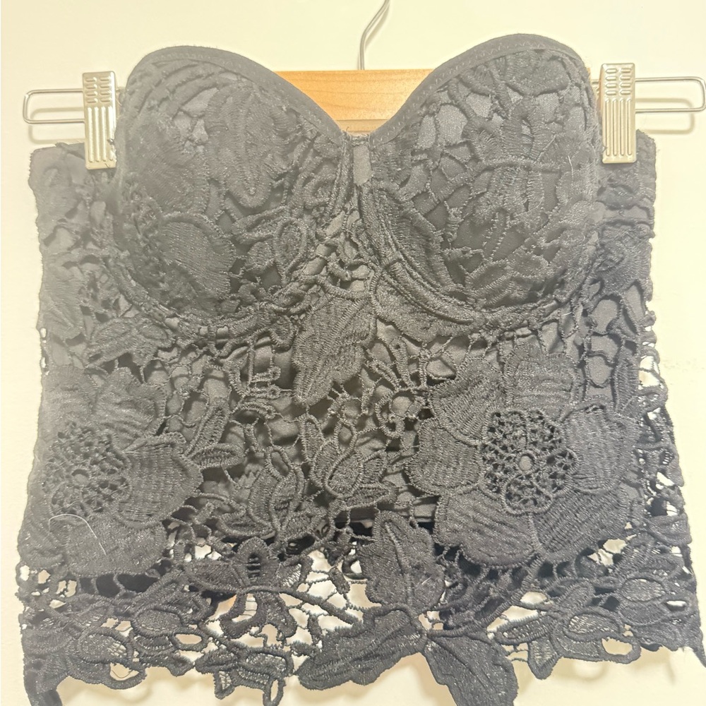 Chic Black Lace Bandeau